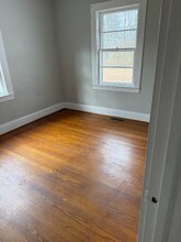 435 E Meadow Rd in Eden, NC - Building Photo - Building Photo