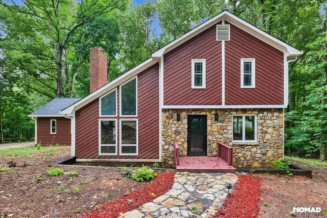 2701 Wimbledon Dr in Gastonia, NC - Building Photo