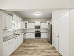 1002 Oglethorpe Ln in Darien, GA - Building Photo - Building Photo