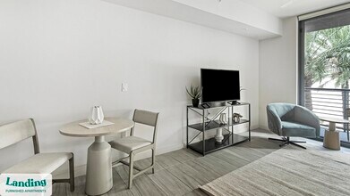 698 NE 1st Ave in Miami, FL - Building Photo - Building Photo