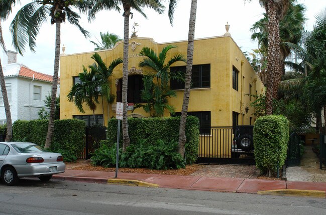 632 15th St in Miami Beach, FL - Building Photo - Building Photo