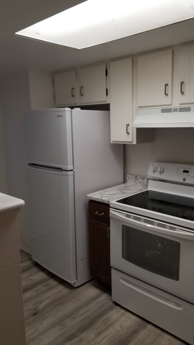 56 Bonnymede Rd in Pueblo, CO - Foto de edificio - Building Photo