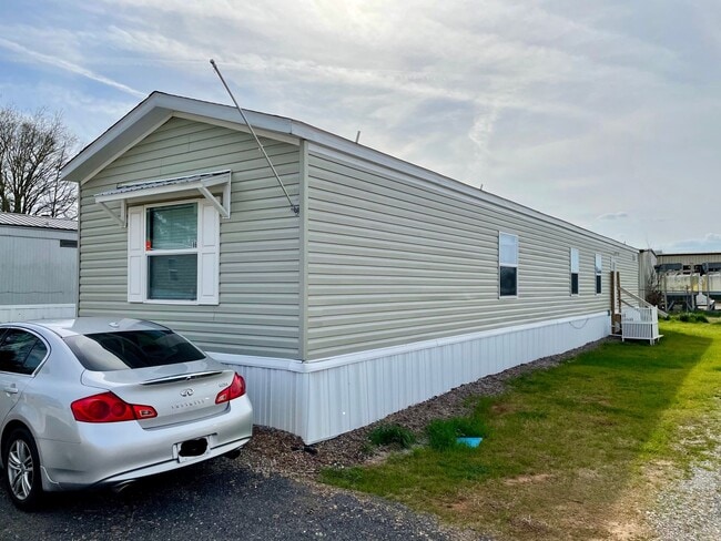 1007 Alexandria Rd SW in Jacksonville, AL - Building Photo - Building Photo