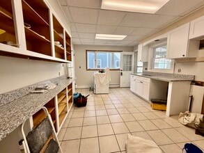 31 Park St, Unit 2 in Medford, MA - Foto de edificio - Building Photo