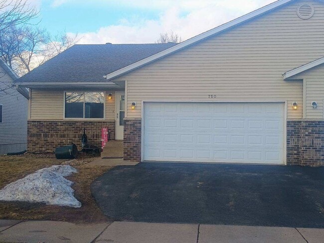 732 Premier Ct