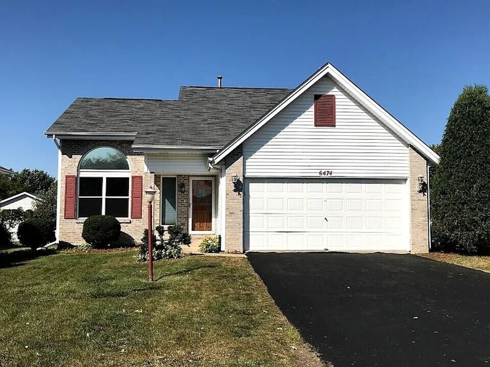 6474 Wicklow Cl in Rockford, IL - Building Photo