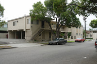 401 E Harvard St in Glendale, CA - Foto de edificio - Building Photo