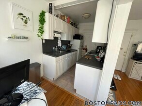 121 Park Dr, Unit 33 in Boston, MA - Building Photo - Building Photo