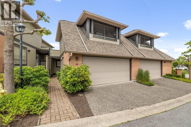 1207 Confederation Dr in Port Coquitlam, BC - Building Photo - Building Photo