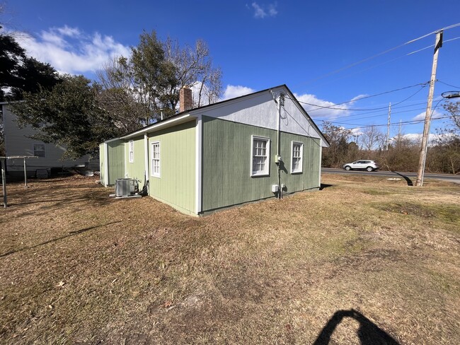 3123 Azalea Dr in North Charleston, SC - Building Photo - Building Photo