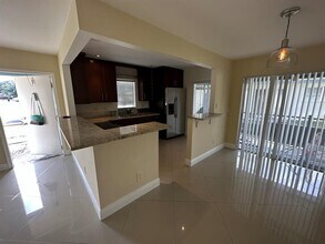 3001 NW 4th Ter, Unit 152 in Pompano Beach, FL - Building Photo - Building Photo