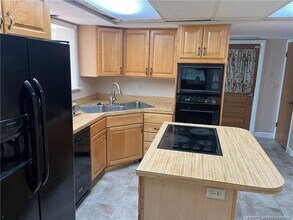 2327 NE 16th Ct in Jensen Beach, FL - Building Photo - Building Photo