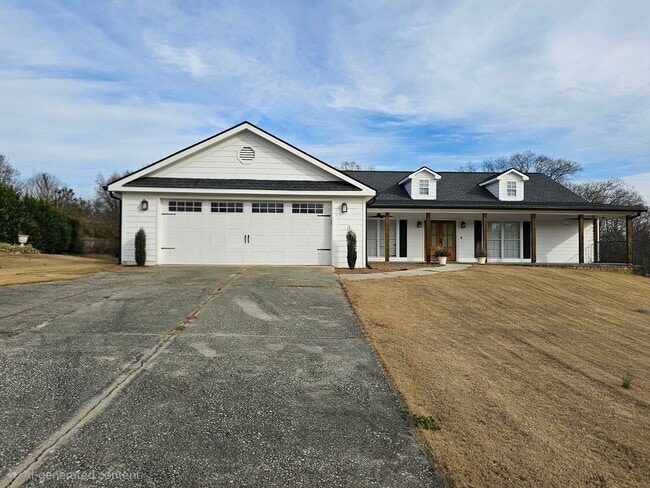 1225 Old Hog Mountain Rd in Auburn, GA - Building Photo - Building Photo
