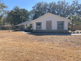 2020 NE 11th Pl in Ocala, FL - Building Photo