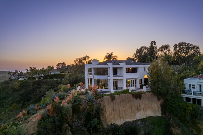 4628 Rancho Reposo in Del Mar, CA - Foto de edificio - Building Photo
