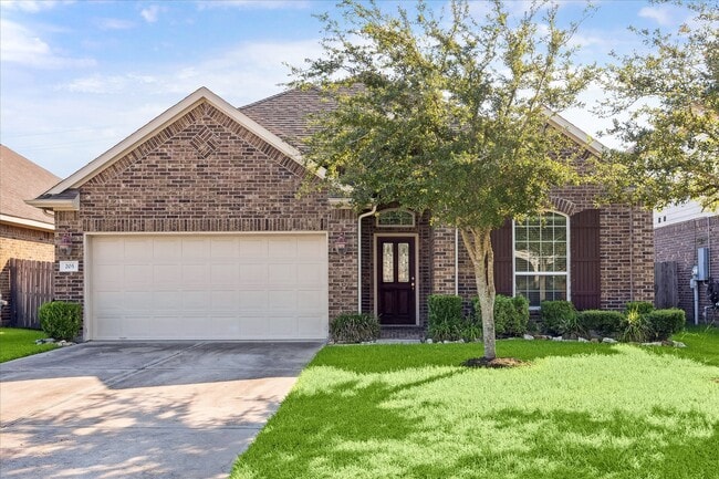 205 Brookwood Park Ln