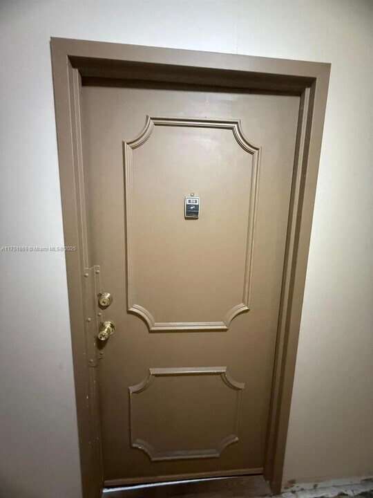 501 Three Islands Boulevard in Hallandale Beach, FL - Building Photo