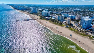 525 N Ocean Blvd in Pompano Beach, FL - Foto de edificio - Building Photo