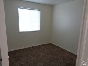 92 Aspen Way in Grantsville, UT - Building Photo - Building Photo