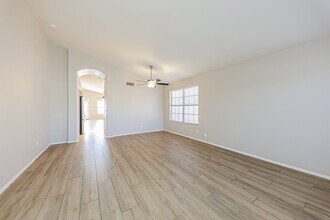 15415 W Lea Ln in Surprise, AZ - Building Photo - Building Photo