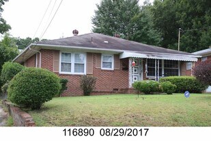 616 Cecil St in Durham, NC - Building Photo