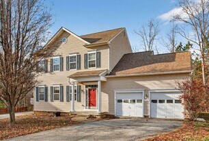 47106 Green Leaf Ct in Lexington Park, MD - Building Photo