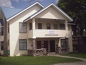 57 S Center St in Rexburg, ID - Foto de edificio - Building Photo