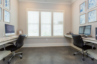 The Cottage at East Broussard in Lafayette, LA - Building Photo - Interior Photo