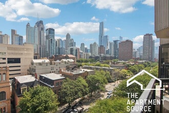 1000 N La Salle Dr in Chicago, IL - Building Photo - Building Photo