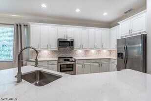 28485 Altessa Way in Bonita Springs, FL - Building Photo