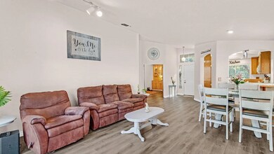 8708 Fox Run Dr in Bakersfield, CA - Building Photo - Building Photo