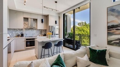 1030 15th St in Miami Beach, FL - Building Photo - Building Photo