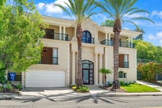 2784 Deep Canyon Dr in Beverly Hills, CA - Building Photo - Building Photo