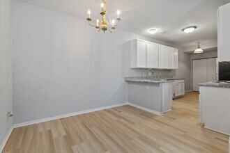 9105 Holly Ln N in Maple Grove, MN - Building Photo - Building Photo