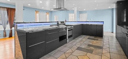 8118 Upton Ave S in Minneapolis, MN - Building Photo - Building Photo