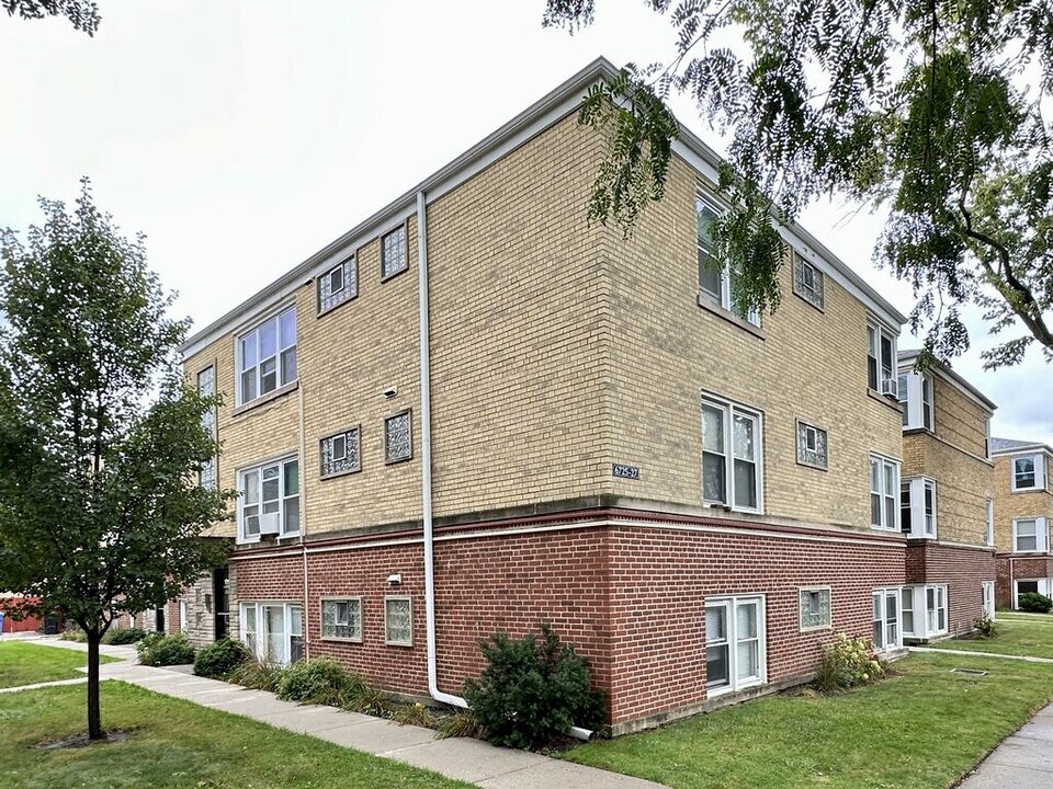 6725 N California Ave in Chicago, IL - Building Photo