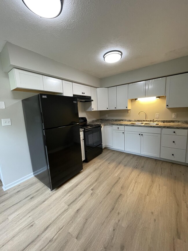 property at 139 E Vail Dr