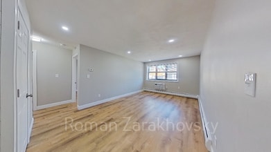 39 Shepard St in Boston, MA - Building Photo - Building Photo