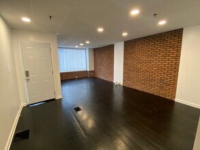 75 Heiskell Ave, Unit Floor 1 in Wheeling, WV - Foto de edificio - Building Photo