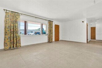 2675 East Bay Isle Dr SE in St. Petersburg, FL - Building Photo - Building Photo