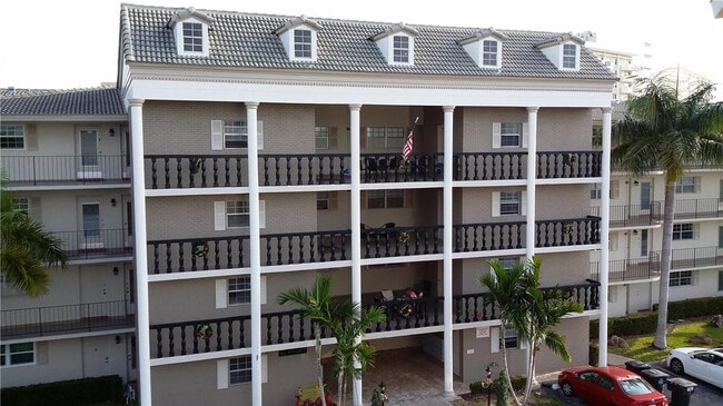 property at 440 Paradise Isle Blvd