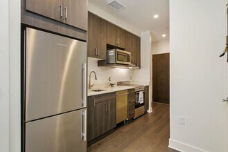2550 17th St NW in Washington, DC - Building Photo - Building Photo