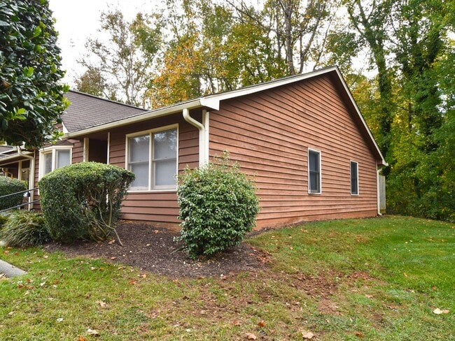686 Rock Garden Cir in Winston-Salem, NC - Building Photo - Building Photo