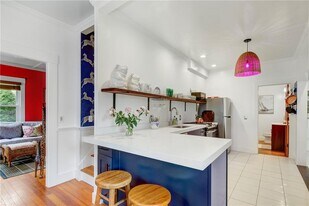 24 Hunter Ave in Newport, RI - Building Photo