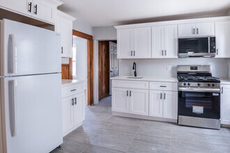 668 Grand St in Bridgeport, CT - Building Photo - Building Photo