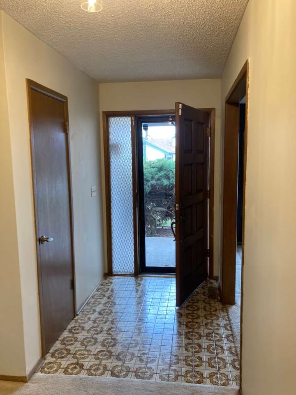 2342 N Winstead Cir in Wichita, KS - Foto de edificio - Building Photo