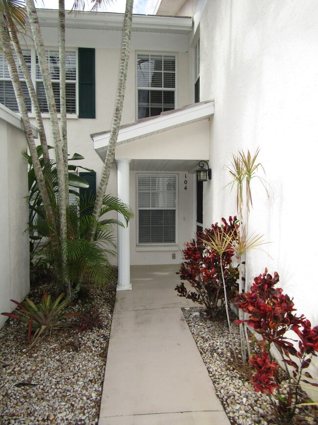 property at 815 Montrose Dr