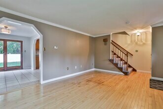 14 Clare Ln in Salem, NH - Building Photo - Building Photo