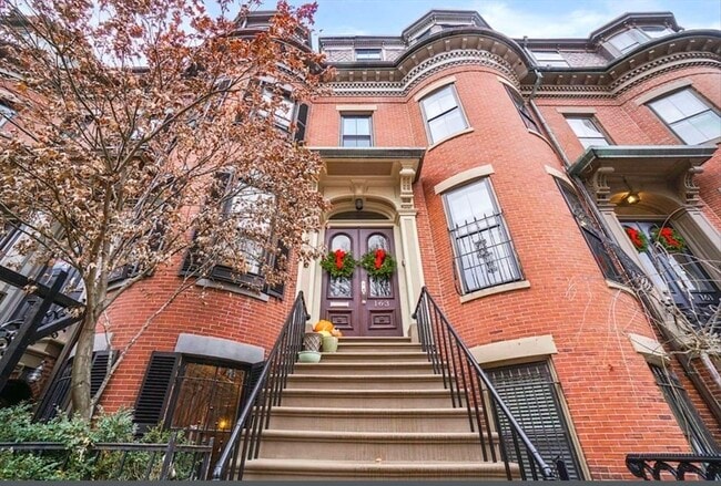 property at 163 W Newton St