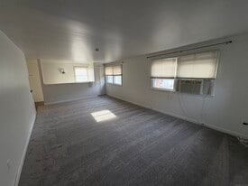 255 Fairfield Woods Rd in Fairfield, CT - Building Photo